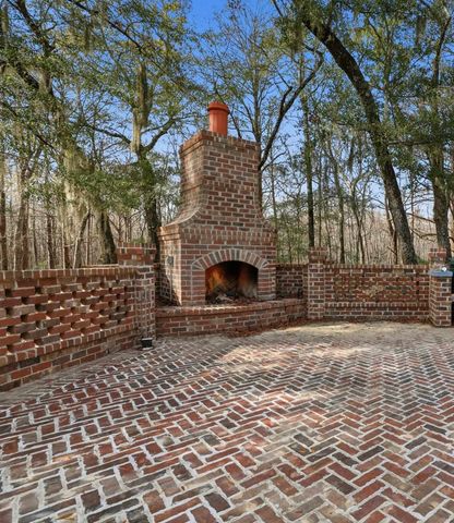 4504 Riverside Ln., Murrells Inlet, SC 29576