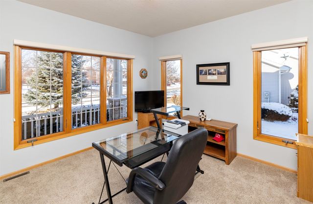 6419 NW 97th Street, Johnston, IA 50131