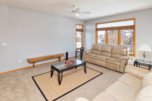 6419 NW 97th Street, Johnston, IA 50131