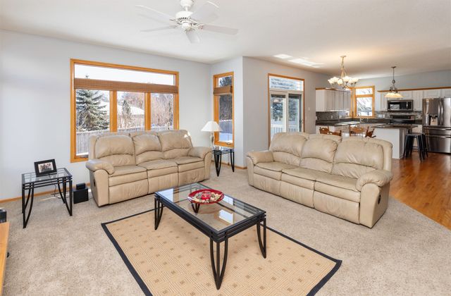 6419 NW 97th Street, Johnston, IA 50131