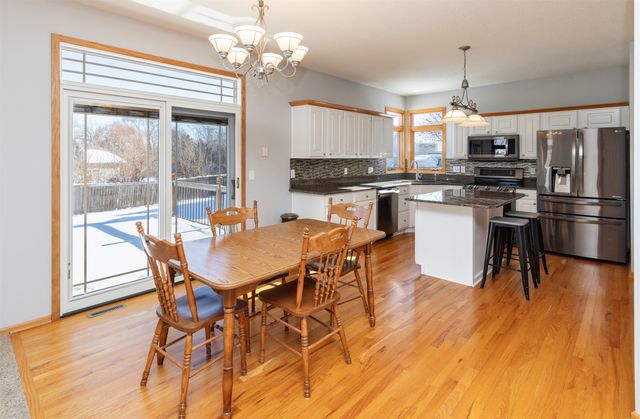 6419 NW 97th Street, Johnston, IA 50131