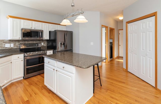 6419 NW 97th Street, Johnston, IA 50131