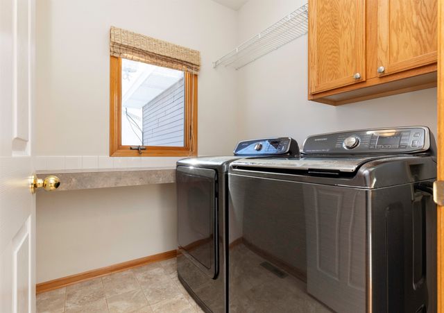 6419 NW 97th Street, Johnston, IA 50131