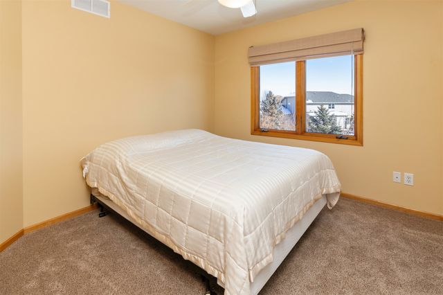 6419 NW 97th Street, Johnston, IA 50131