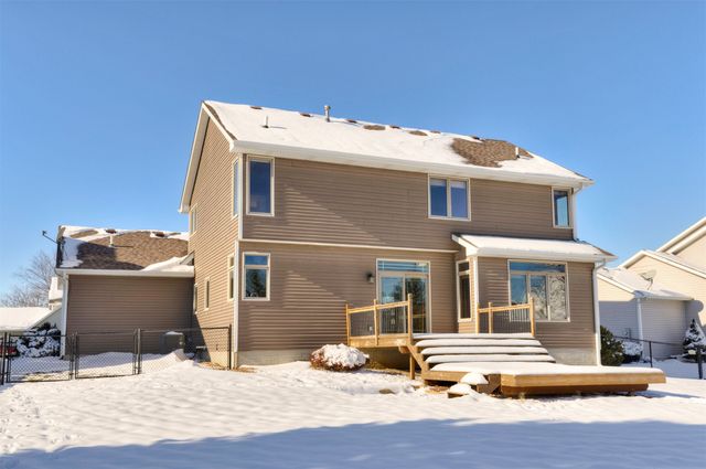 6419 NW 97th Street, Johnston, IA 50131