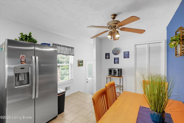 10909 Chenwood Ct, Jeffersontown, KY 40299