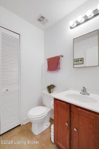 10909 Chenwood Ct, Jeffersontown, KY 40299