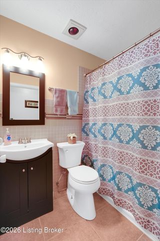 10909 Chenwood Ct, Jeffersontown, KY 40299