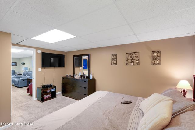 10909 Chenwood Ct, Jeffersontown, KY 40299