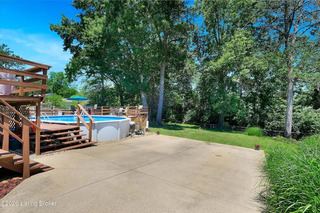 10909 Chenwood Ct, Jeffersontown, KY 40299