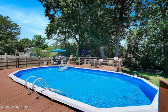 10909 Chenwood Ct, Jeffersontown, KY 40299