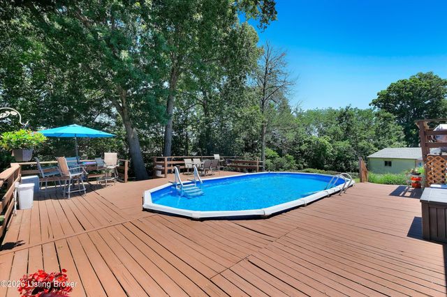 10909 Chenwood Ct, Jeffersontown, KY 40299