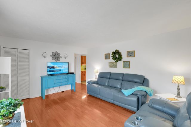 10909 Chenwood Ct, Jeffersontown, KY 40299