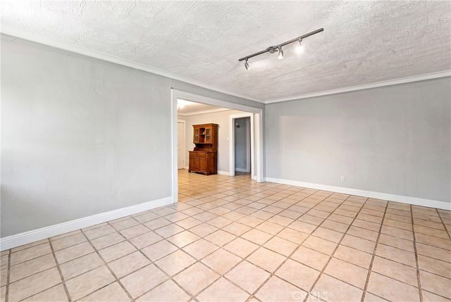 3337 Los Flores, Lynwood, CA 90262