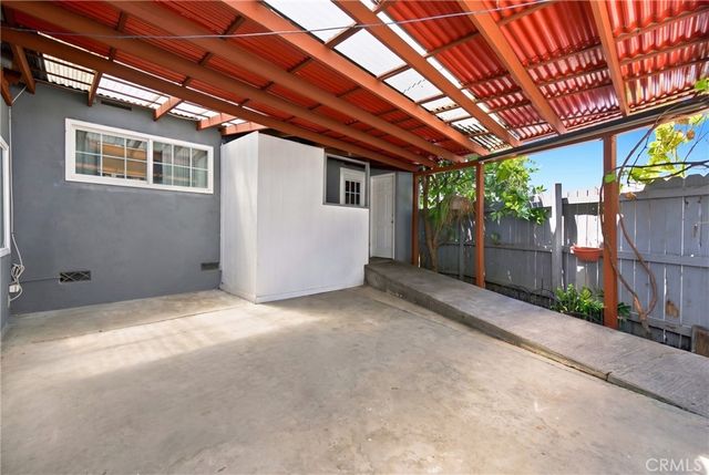 3337 Los Flores, Lynwood, CA 90262