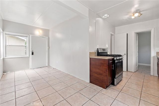 3337 Los Flores, Lynwood, CA 90262