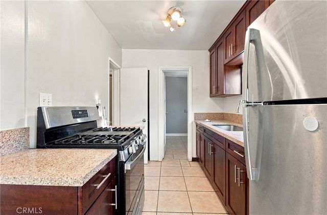 3337 Los Flores, Lynwood, CA 90262