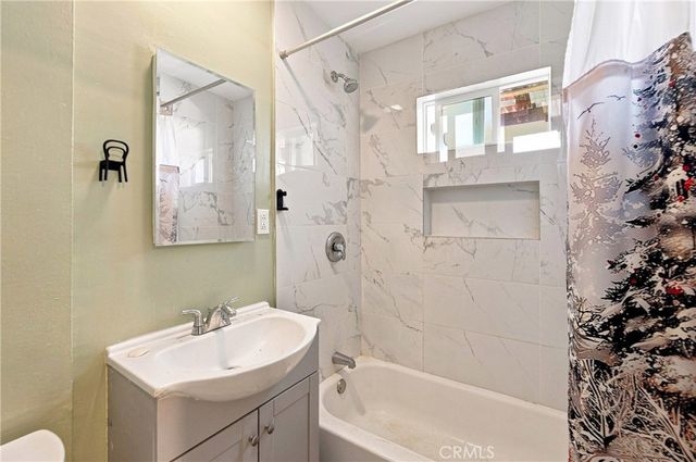 3337 Los Flores, Lynwood, CA 90262