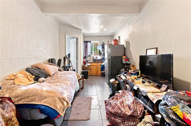 3337 Los Flores, Lynwood, CA 90262