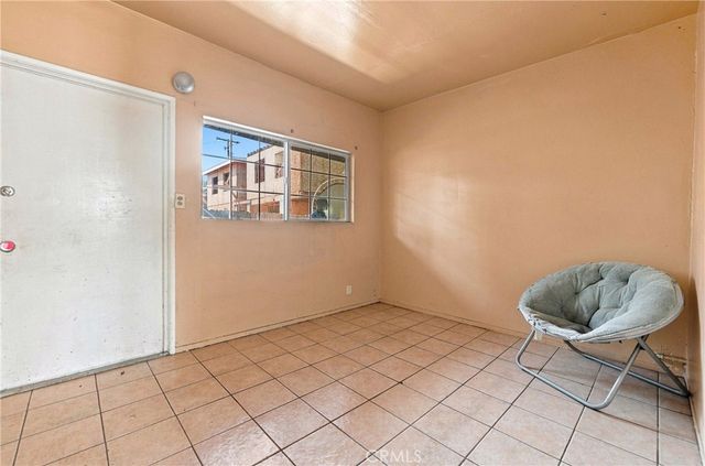 3337 Los Flores, Lynwood, CA 90262