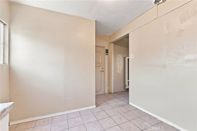 3337 Los Flores, Lynwood, CA 90262