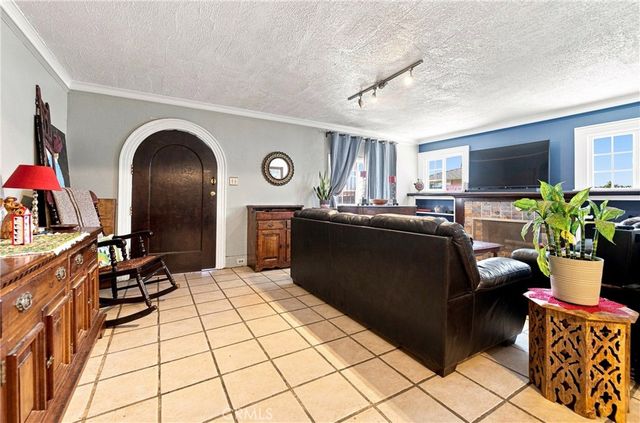 3337 Los Flores, Lynwood, CA 90262