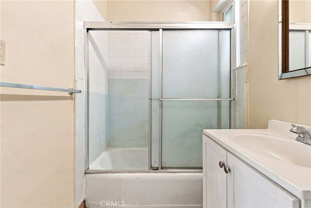 3337 Los Flores, Lynwood, CA 90262