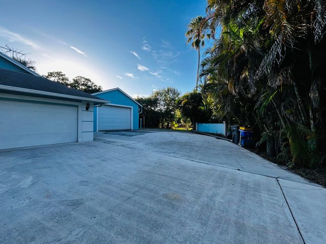 17971 Mellen Lane, Jupiter, FL 33478