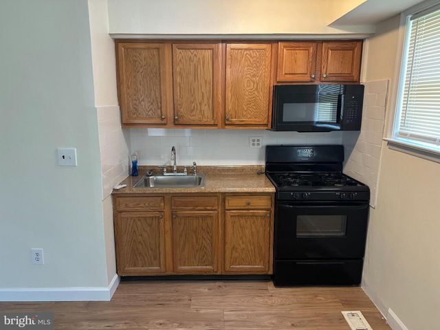 2031 BEYER AVE, Philadelphia, PA 19115