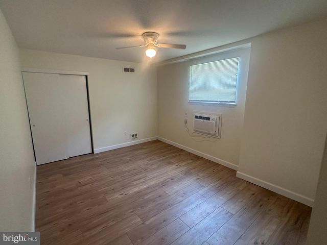 2031 BEYER AVE, Philadelphia, PA 19115