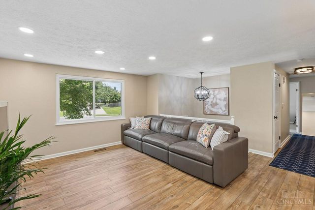 6673 Fernshire Court, Mason, OH 45040