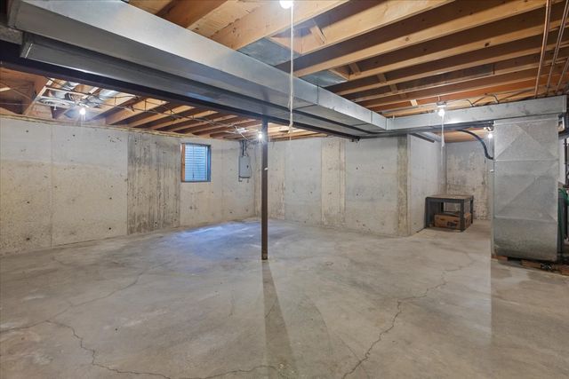 1401 N Rock Run Drive F, Crest Hill, IL 60403