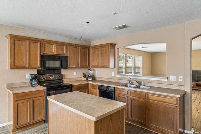 7938 Mainland Woods, San Antonio, TX 78250