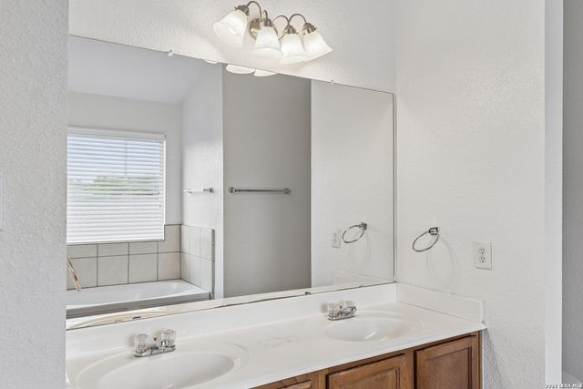 7938 Mainland Woods, San Antonio, TX 78250