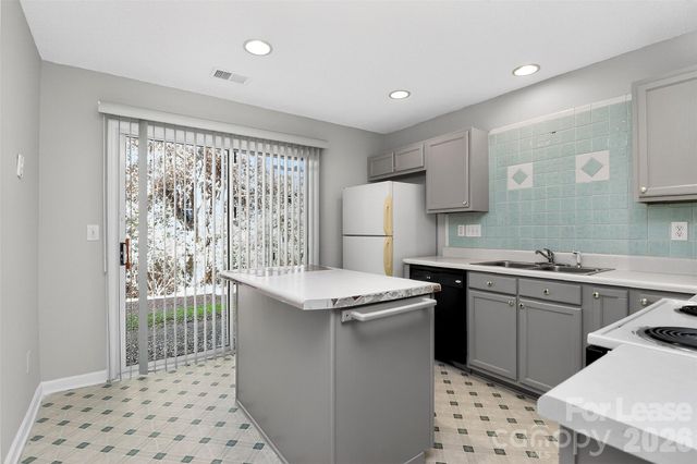 1823 Birch Heights Court, Charlotte, NC 28213