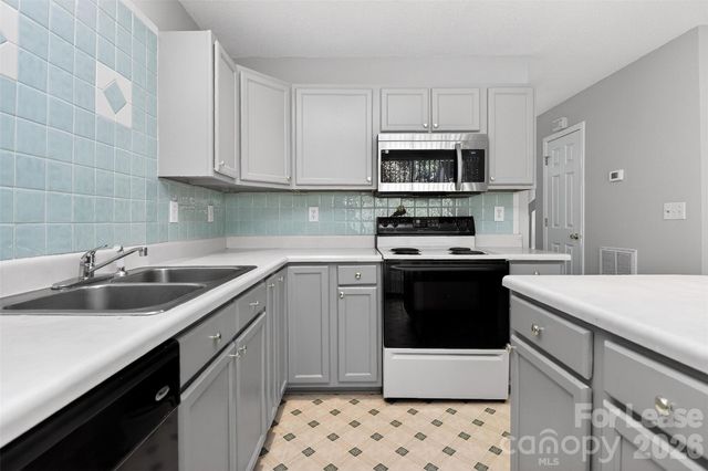 1823 Birch Heights Court, Charlotte, NC 28213