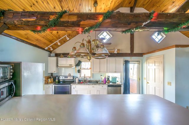 91 Scheller Park Road, New Baltimore, NY 12124