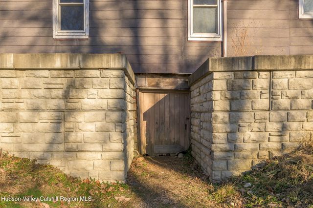 91 Scheller Park Road, New Baltimore, NY 12124