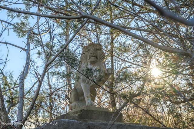 91 Scheller Park Road, New Baltimore, NY 12124