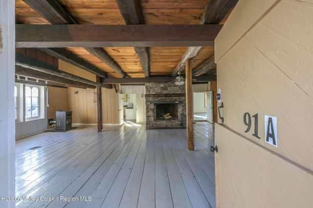 91 Scheller Park Road, New Baltimore, NY 12124