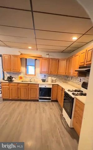 838 W PINE ST, Coal Township, PA 17866