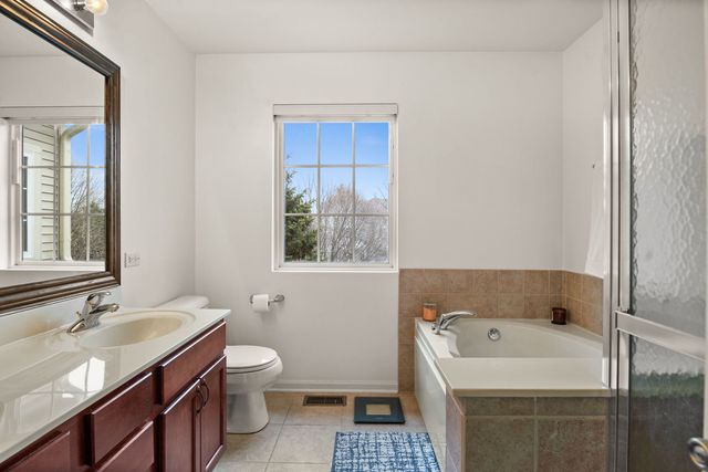 6131 Canterbury Lane, Hoffman Estates, IL 60192