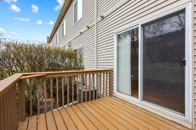 6131 Canterbury Lane, Hoffman Estates, IL 60192