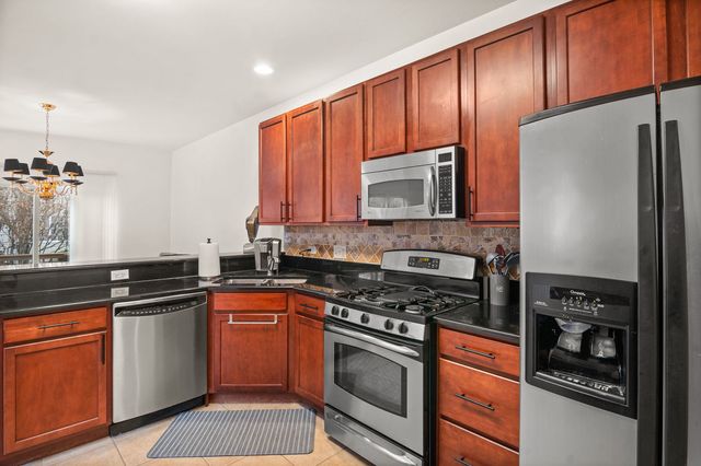 6131 Canterbury Lane, Hoffman Estates, IL 60192