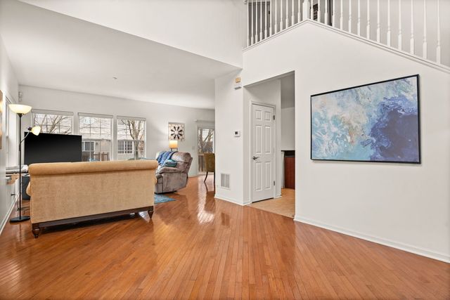 6131 Canterbury Lane, Hoffman Estates, IL 60192