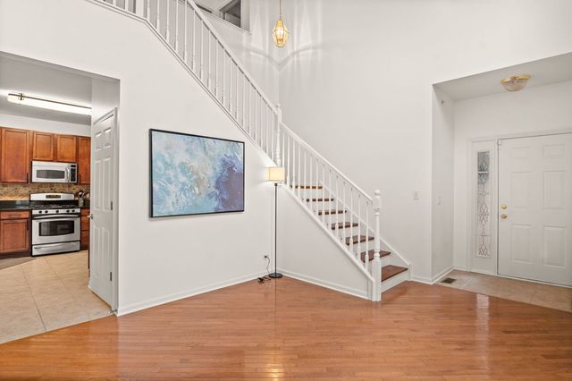 6131 Canterbury Lane, Hoffman Estates, IL 60192