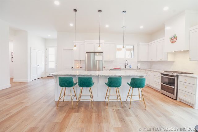 1000 S Moccasin Place, Sapulpa, OK 74066