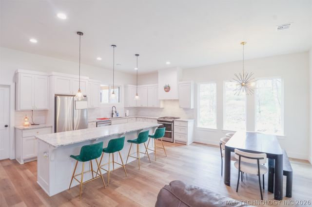 1000 S Moccasin Place, Sapulpa, OK 74066