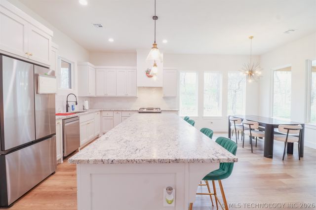 1000 S Moccasin Place, Sapulpa, OK 74066