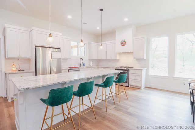 1000 S Moccasin Place, Sapulpa, OK 74066